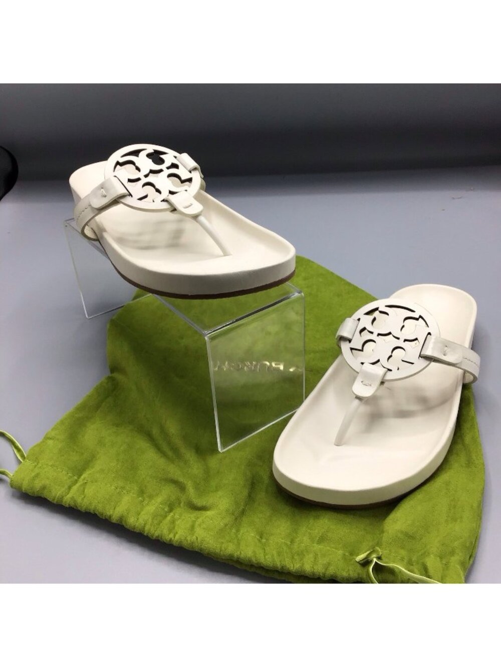 Tory Burch Miller Women’s White Leather Thong Sandals Size 7 with Dust Bag